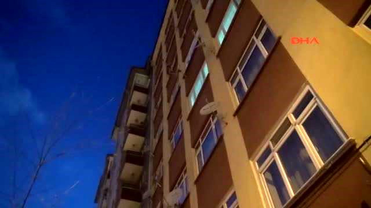 7. Kattan Düşen Minik Ecrin\'i Temizlik İşçisi Kollarını Açıp Kurtardı