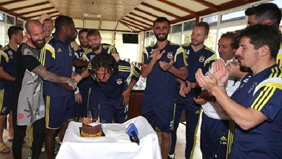 Fenerbahçe\'de Gökhan Gönül Takımla Çalıştı