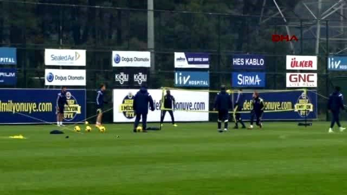 Fenerbahçe\'de Gökhan Gönül Takımla Çalıştı