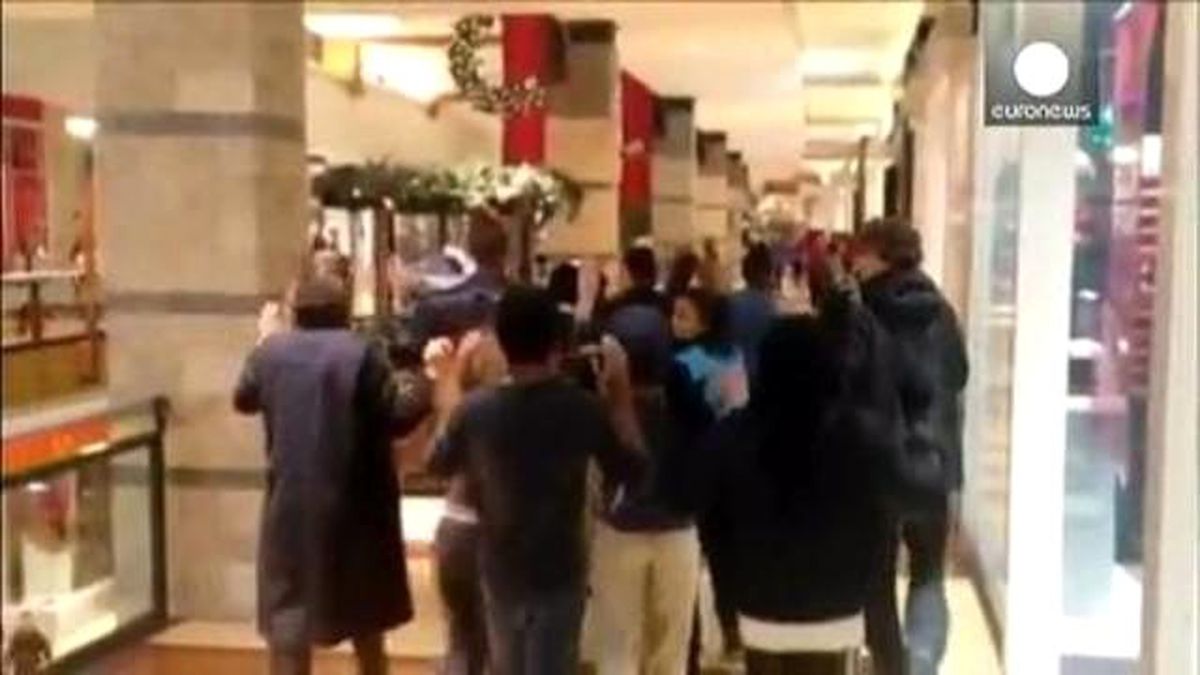 Ferguson Protestolarında 100\'ü Aşkın Kişi Gözaltına Alındı