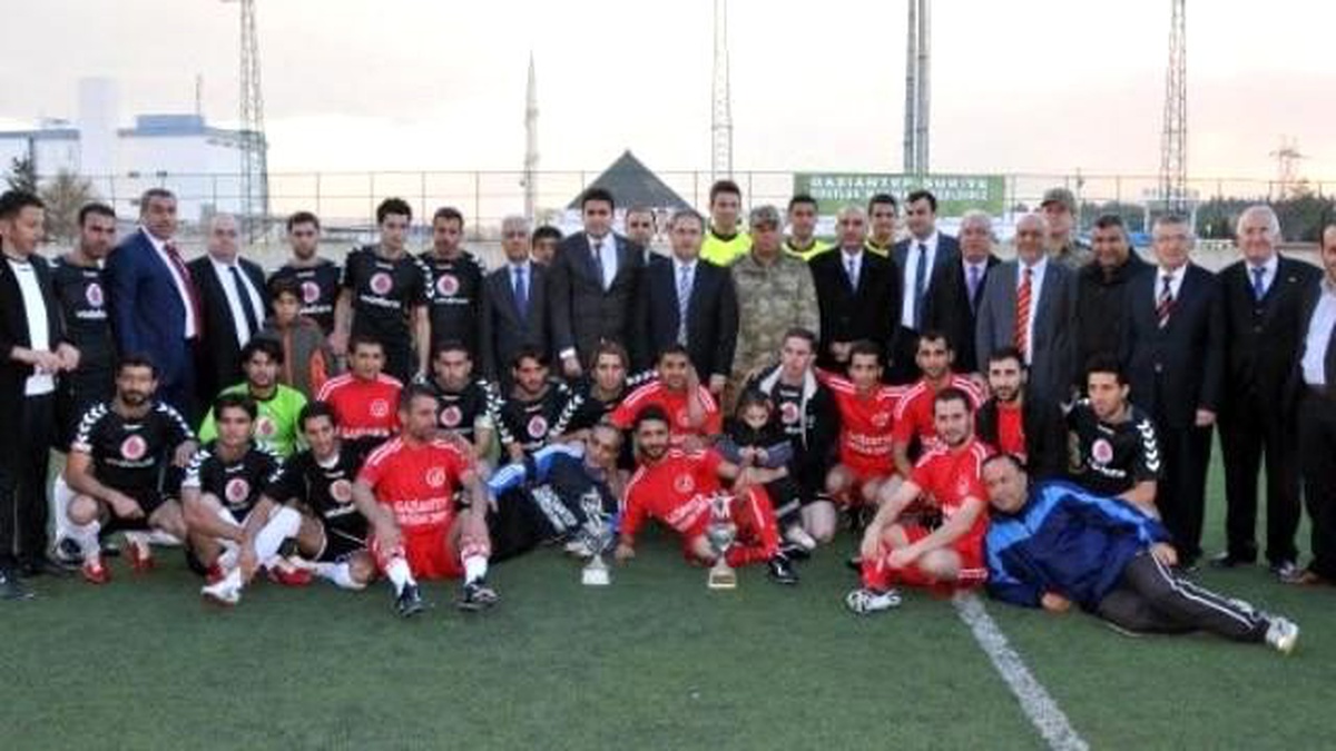 Gaziantep\'te Suriyeliler Gazetecileri 4-0 Yendi