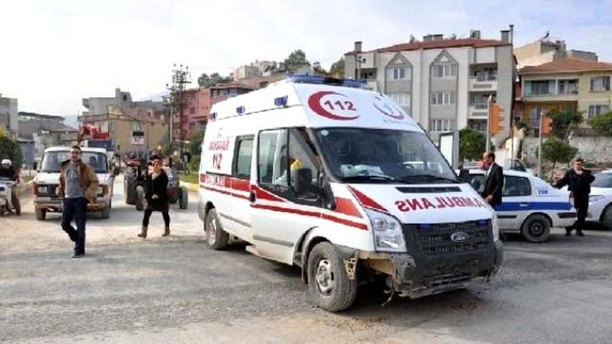 Milas\'ta İki Ambulans Çarpıştı
