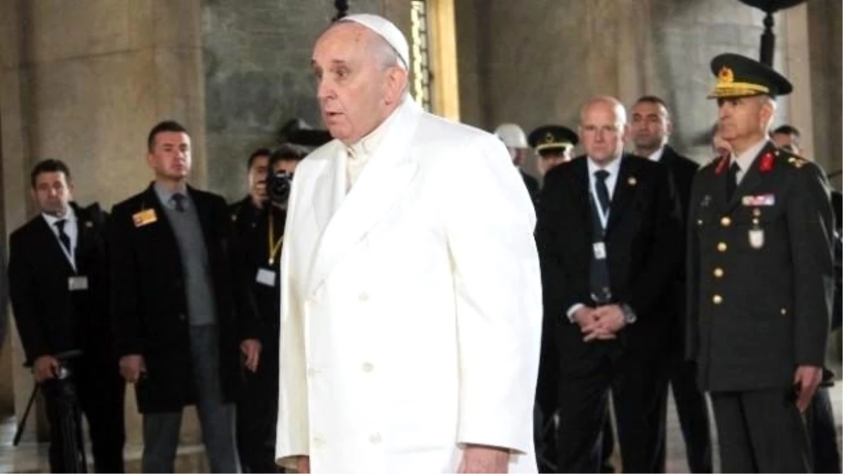 Papa Francis Ata\'nın Huzurunda