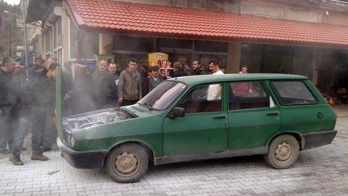 Seyir Halindeki Otomobil Alev Aldı