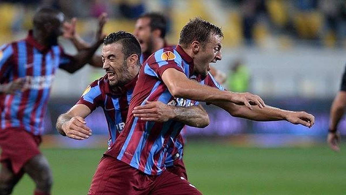 Uefa: "10 Kişilik Trabzonspor, Metalıst\'i Şaşırttı"