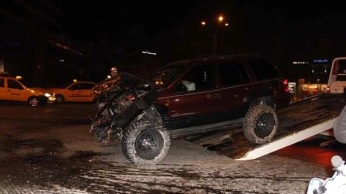 Ankara\'da Trafik Kazası: 1 Ölü, 2 Yaralı