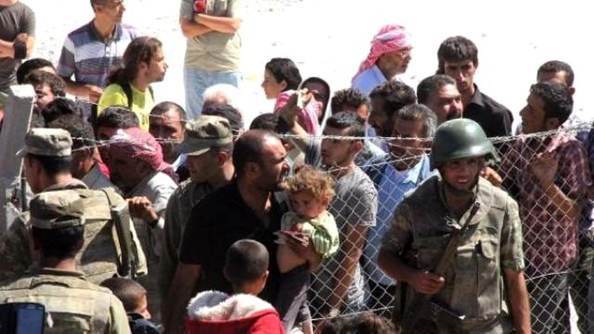 Kobani\'den Kaçan Suriyelilere Dost Eli