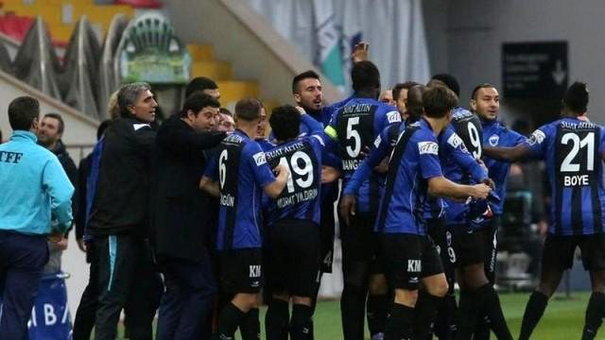 Balıkesirspor\'a Bir Darbe de Erciyesspor\'dan: 4-0