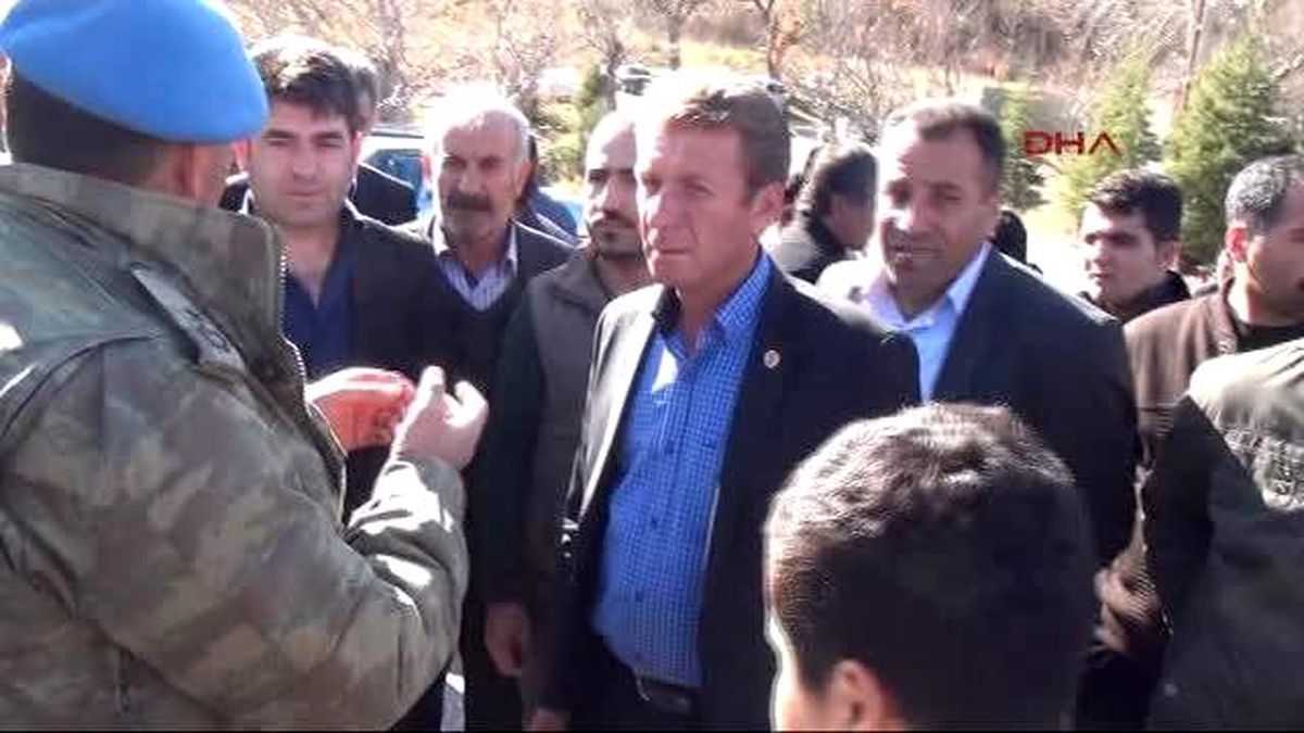 Baraj Protestosunda Yol Kapattılar