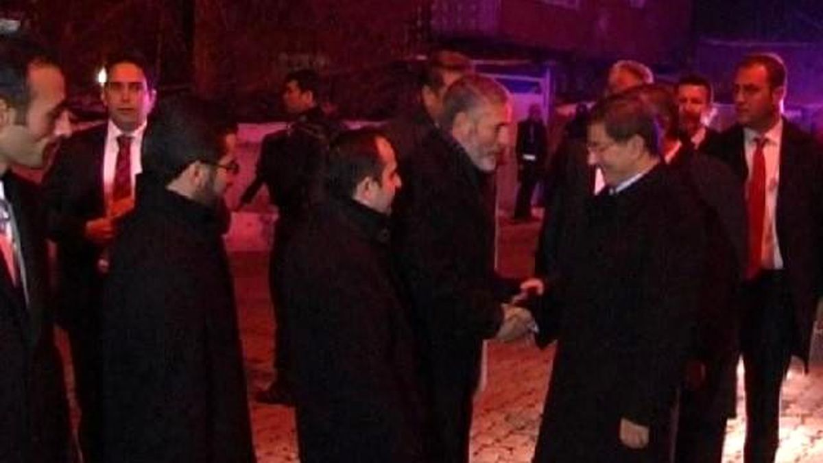 Başbakan Davutoğlu\'nu Erzurum\'da Atlı Ciritçiler Karşıladı (4)