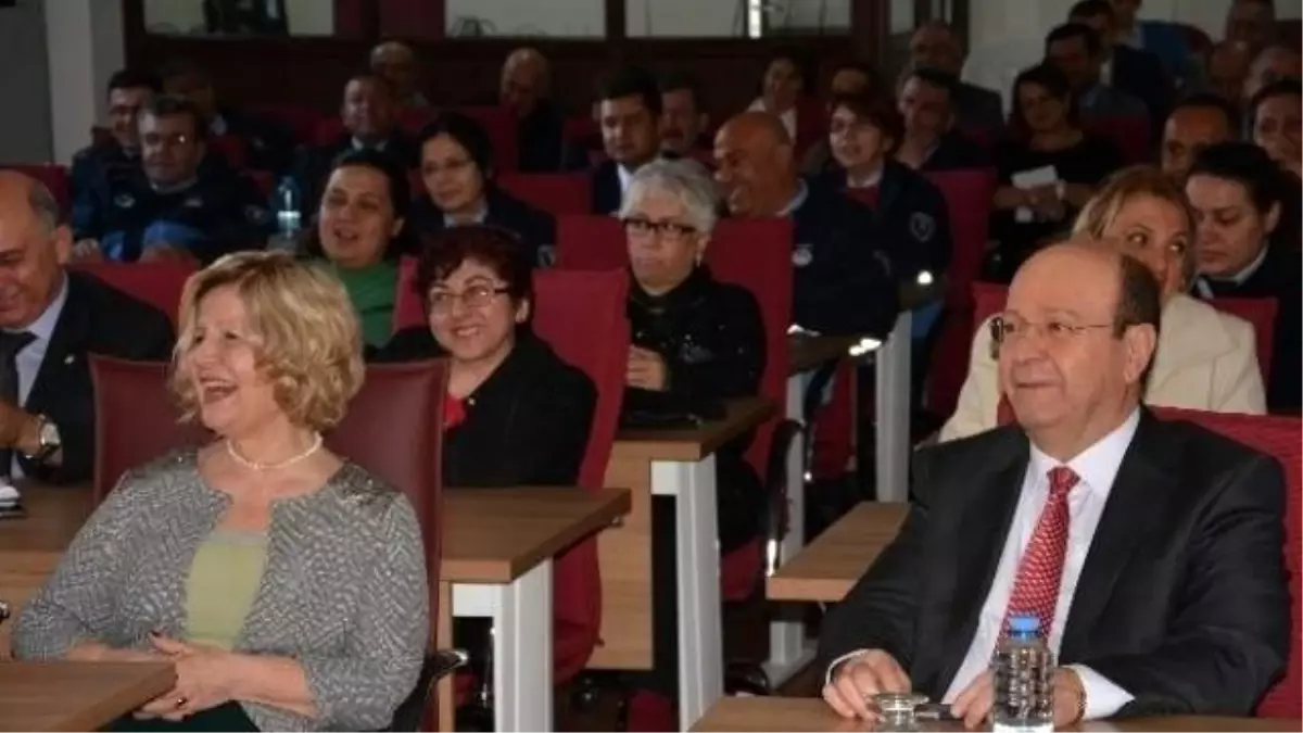 Belediye Personeli Öğrenirken Güldü