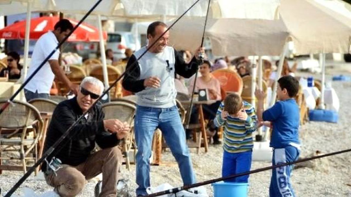 Bodrum\'da Güneşi Gören Sahile Koştu