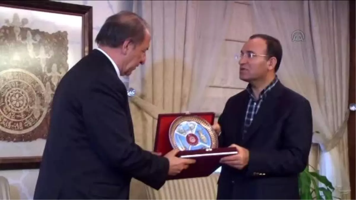 Bakan Bozdağ: İnsanların Onurlarıyla, Haysiyetleriyle Lütfen Oynamayın