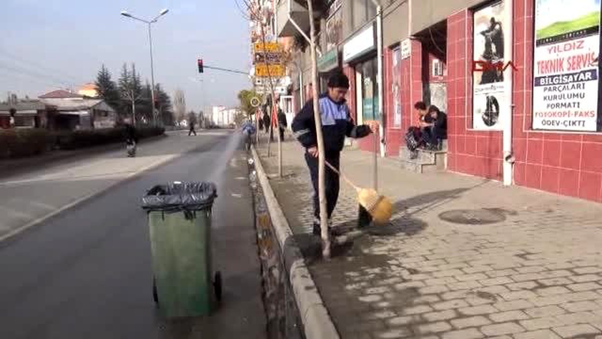 Eskişehir 7\'nci Kattan Düşerken Temizlik İşçinin Kollarını Açıp Kurtardığı Ecrin\'in Durumu İyi Ek