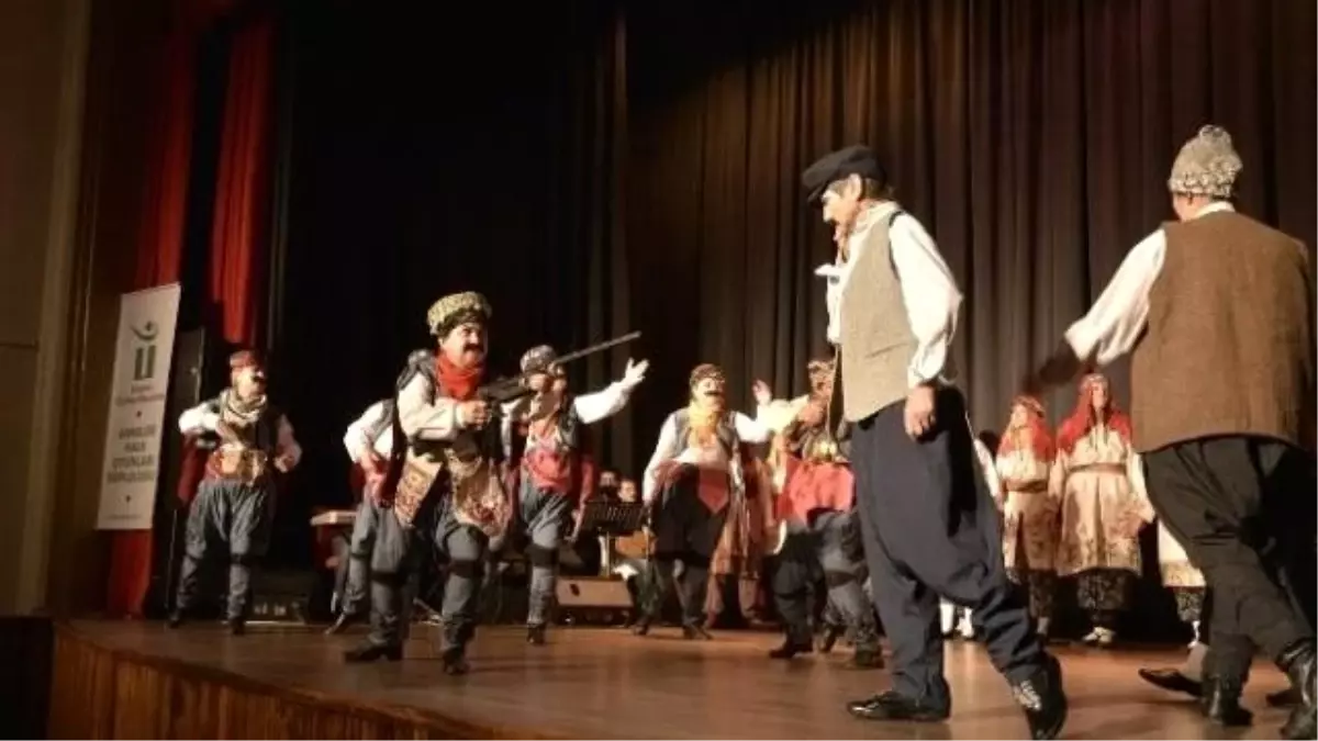 Eskişehir\'de "Kalpağında Gül Oya" Oyunu Sahnelendi