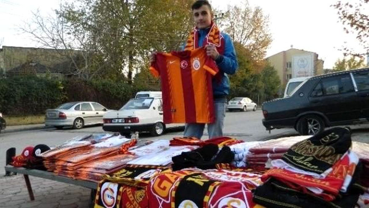 Galatasaray Maçı Öncesi Atkı ve Bere Satışları Patladı