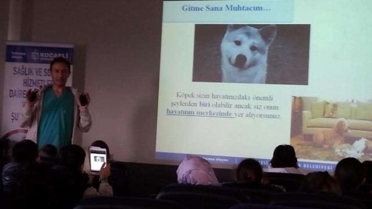 Kocaeli\'de Hayvan Barınağına Öğrencilerin İlgisi Büyük
