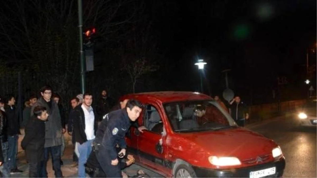 Çorlu\'da İhbara Giden Polis Ekibi Kaza Yaptı: 2 Yaralı