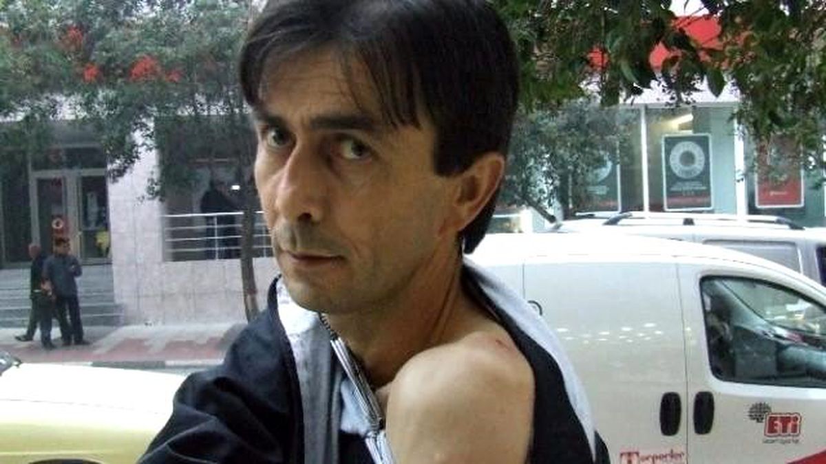 Kaldırımda Yürürken Başlarına Cam Düştü