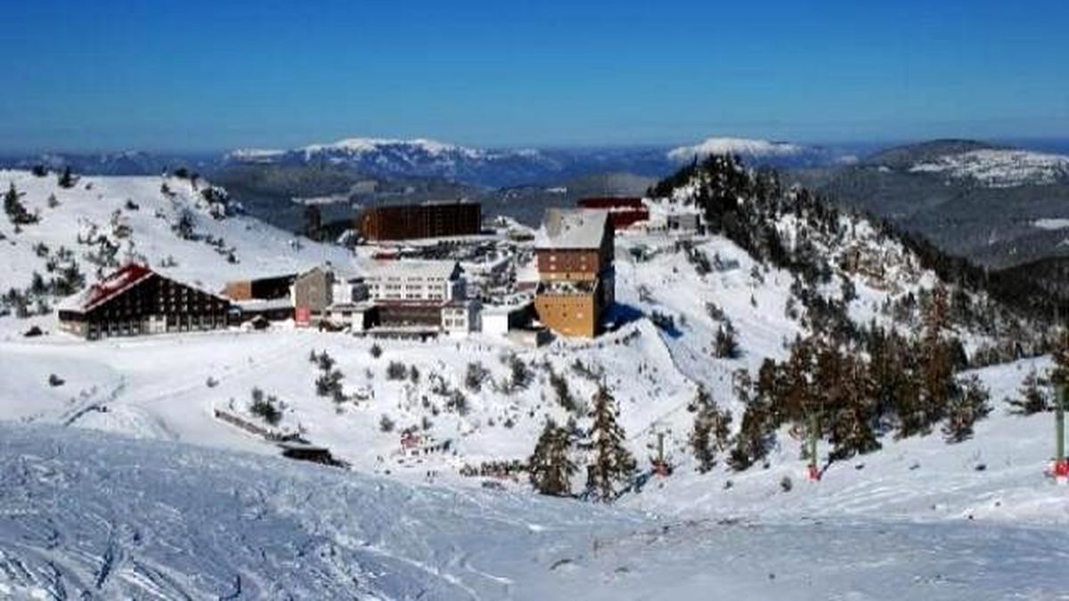Kar Kalınlığının 20 Santime Ulaştığı Kartalkaya\'da Sezon Açılıyor