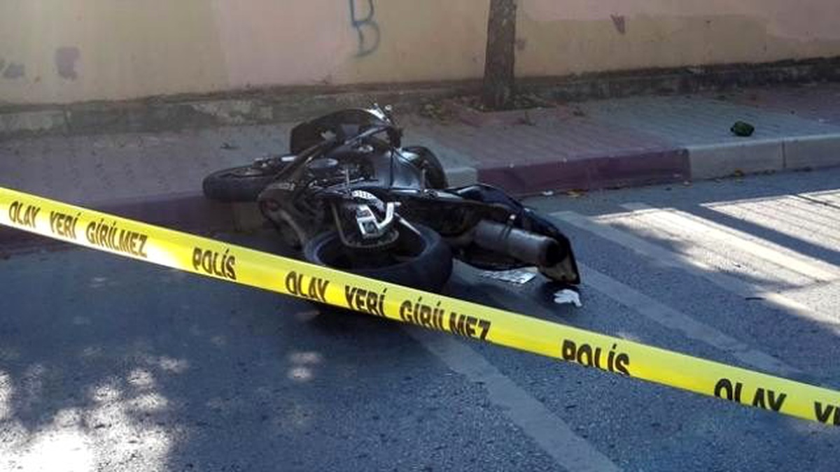 Manisa\'da Motosikletler Çarpıştı: 4 Yaralı