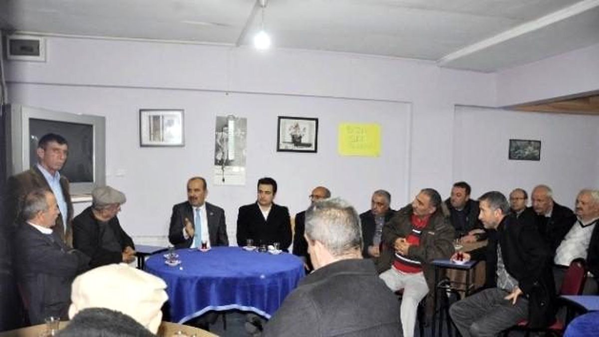 Mudanya Belediye Başkanı Türkyılmaz, Kıraathane Toplantı Yaptı