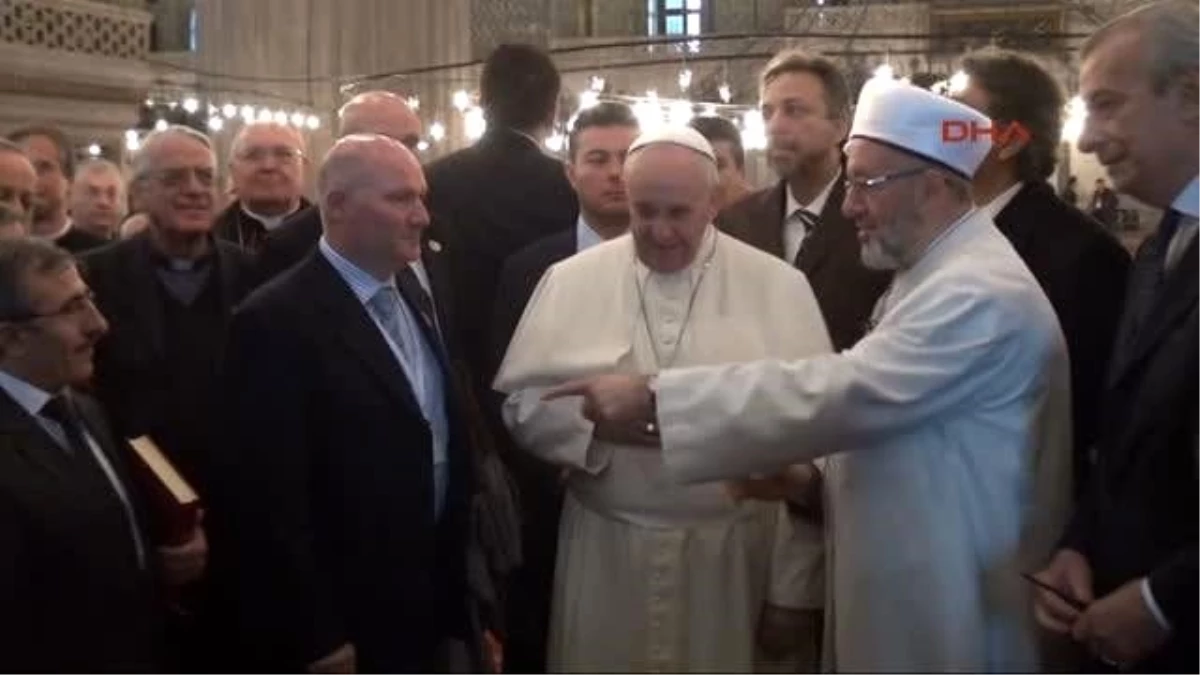 Papa Francesco\'dan Sultanahmet Camii\'nde Dua
