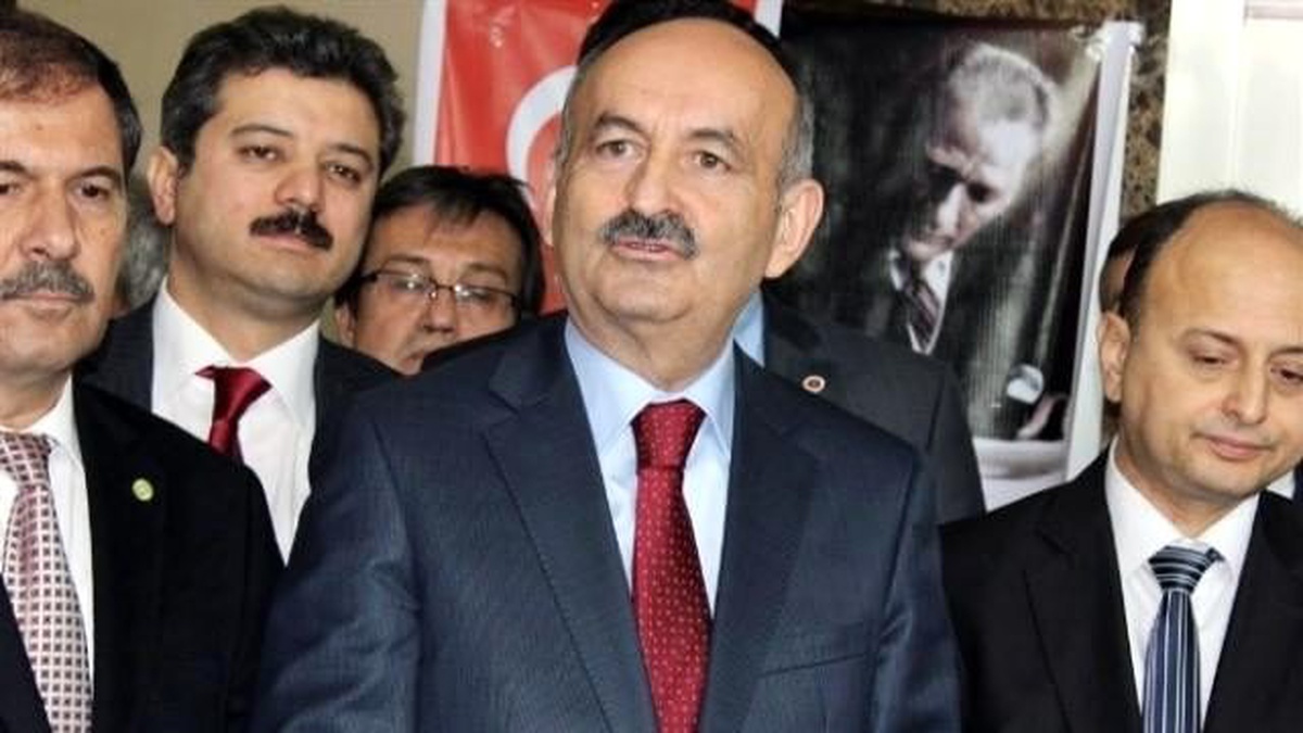 Sağlık Bakanı Müezzinoğlu\'dan Zehirli Ayakkabı Açıklaması Açıklaması