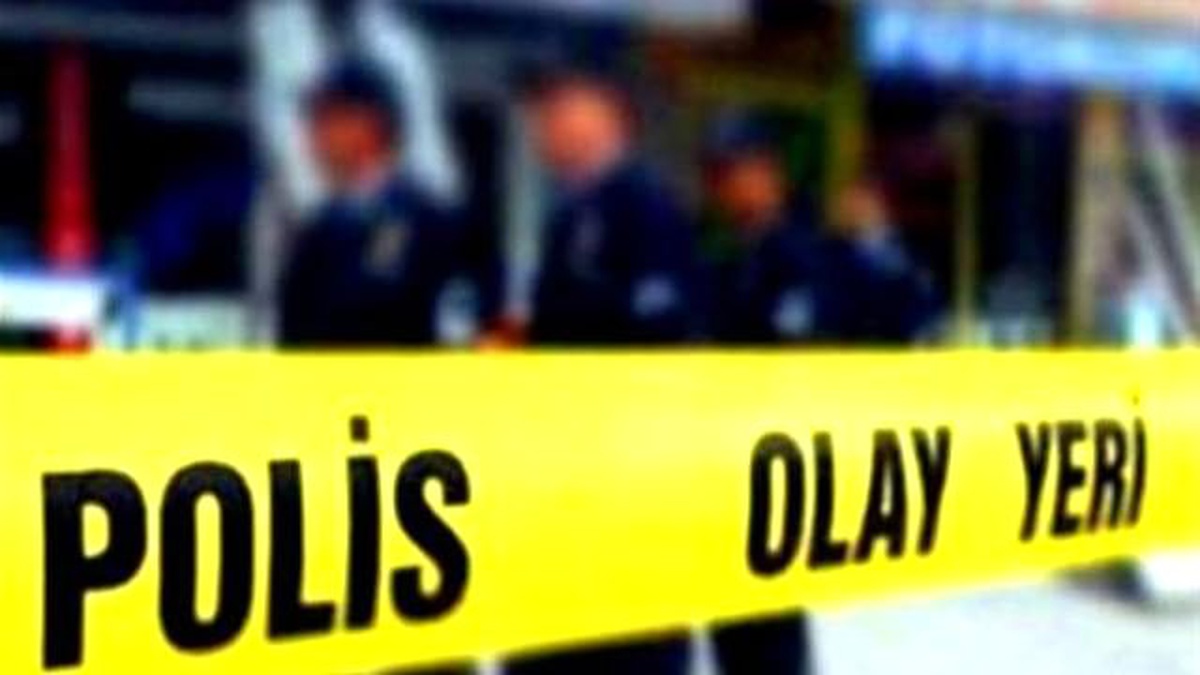 Siirt\'te Çıkan Kavgayı Ayırmaya Çalışan Polis Bıçaklandı