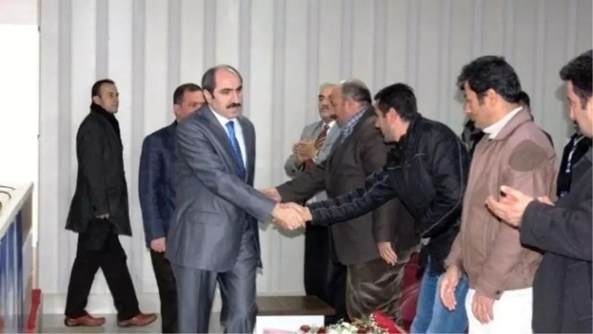 Taşeron İşçilerinden AK Parti İl Başkanlığı\'na Teşekkür Ziyaret