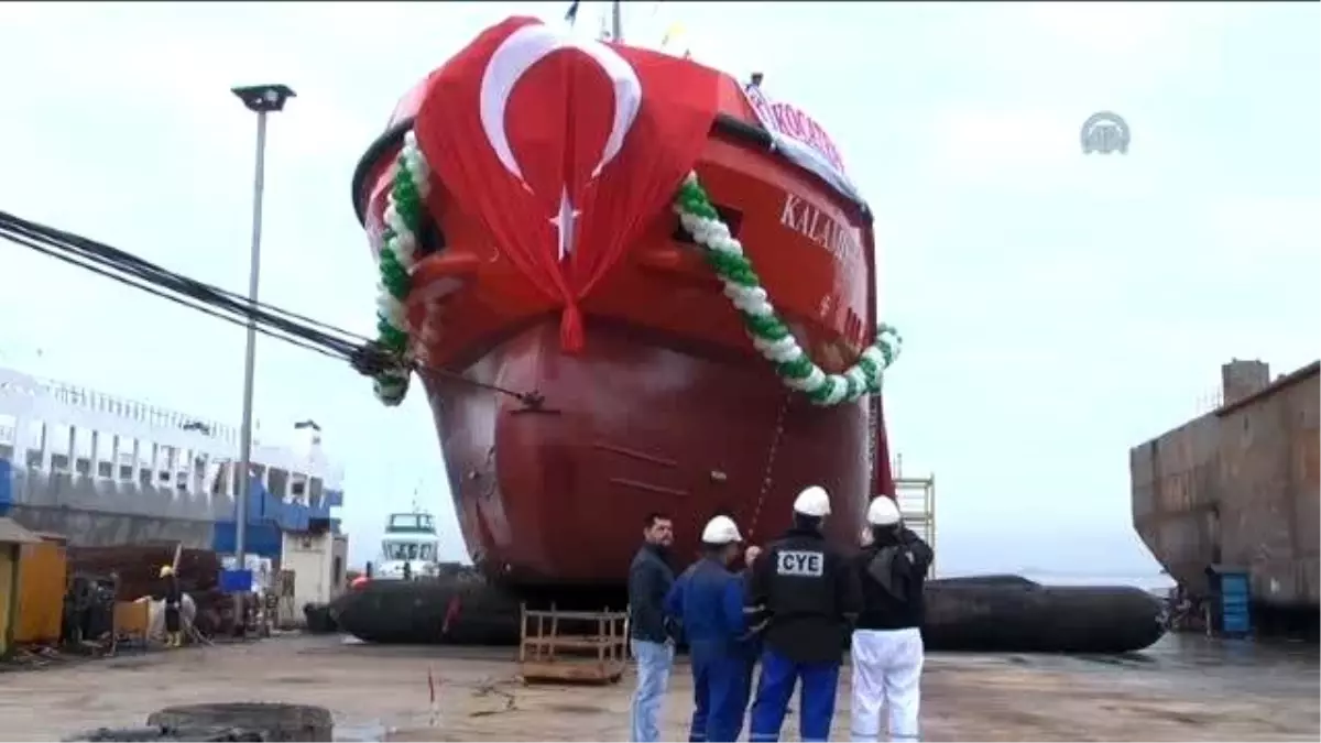 Yakıt Tankerini Suya İndirme Töreni