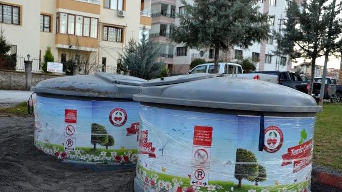 Yeşilyurt Belediyesi Yeraltı Çöp Konteyneri Uygulamasına Başladı