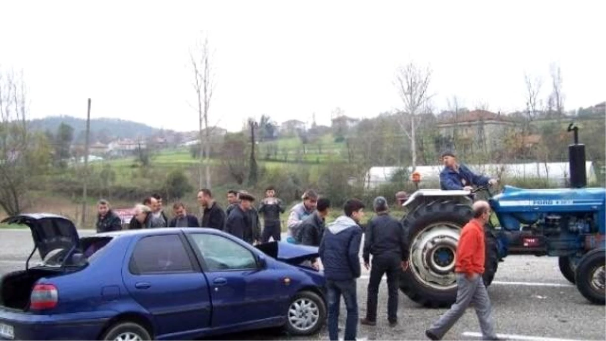 Zonguldak\'ta İki Otomobil Çarpıştı: 1 Ölü, 4 Yaralı