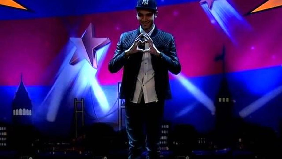 Azamat Cumaniyazov\'dan Dans Performansı