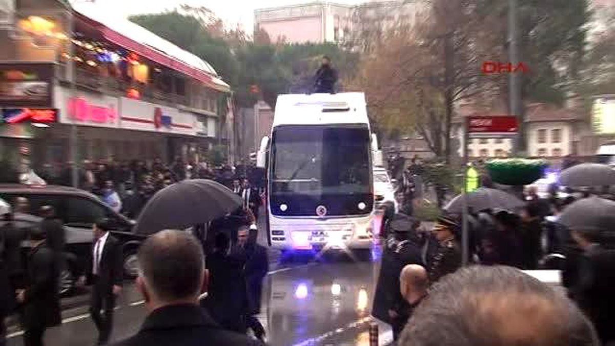Balıkesir Başbakan Davutoğlu, Belediyeyi Ziyaret Etti