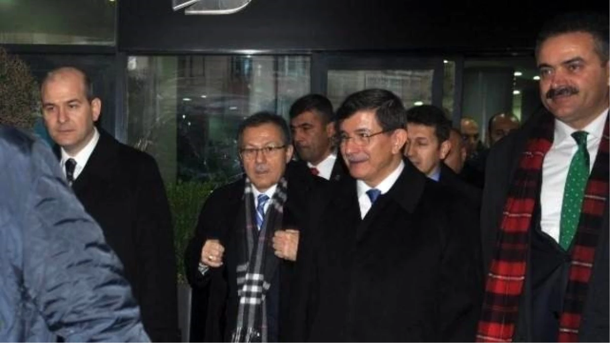 Başbakan Davutoğlu, Balıkesir Büyükşehir Belediyesi\'ni Ziyaret Etti