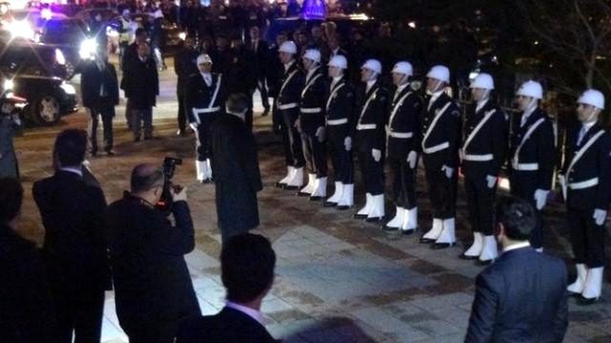 Başbakan Davutoğlu Kırklareli Valiliğini Ziyaret Etti