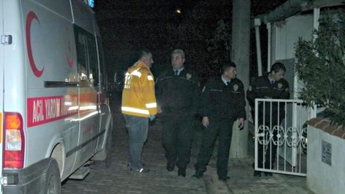 Bıçakla İntihara Kalkıştı