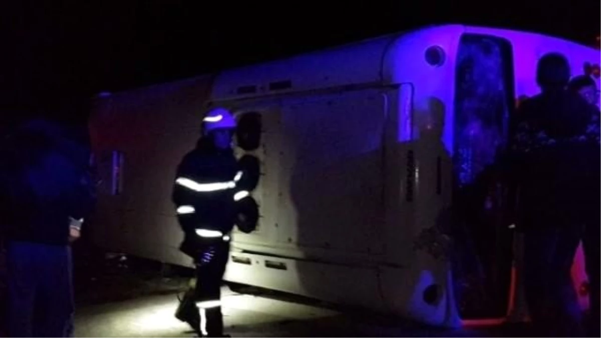 Burdur\'da Otobüs Kazası: 25 Yaralı