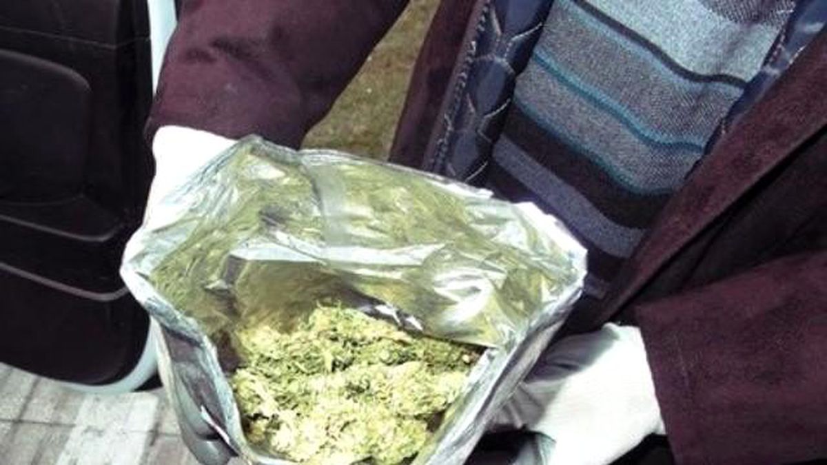 Cips Poşetinde Uyuşturucu ile Yakalanan 2 Şüpheli Tutuklandı