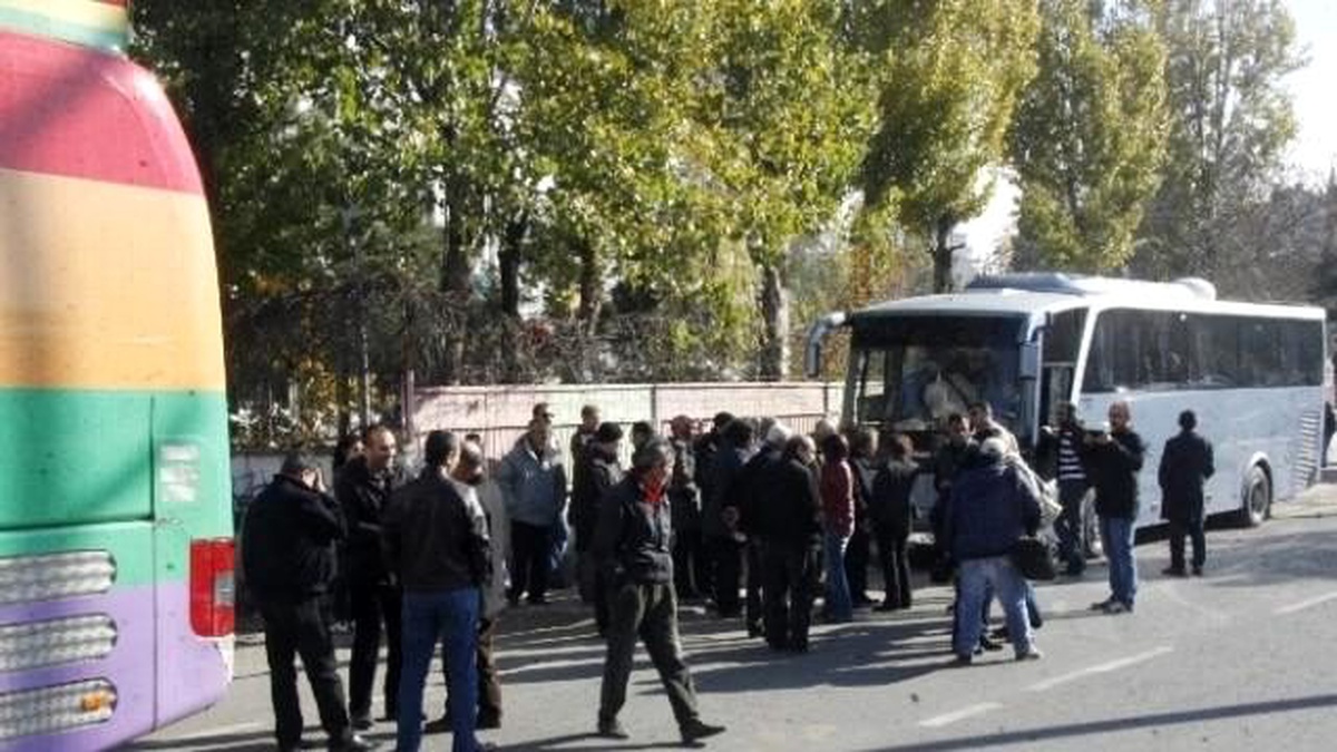Diyarbakır\'dan Kobani Sınırına 4 Otobüs Gitti