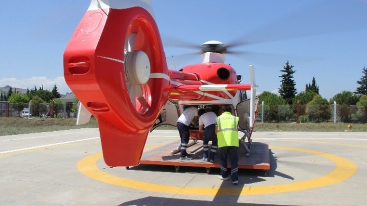 Doğum Yapan Genç Kadının İmdanına Ambulans Helikopter Yetişti