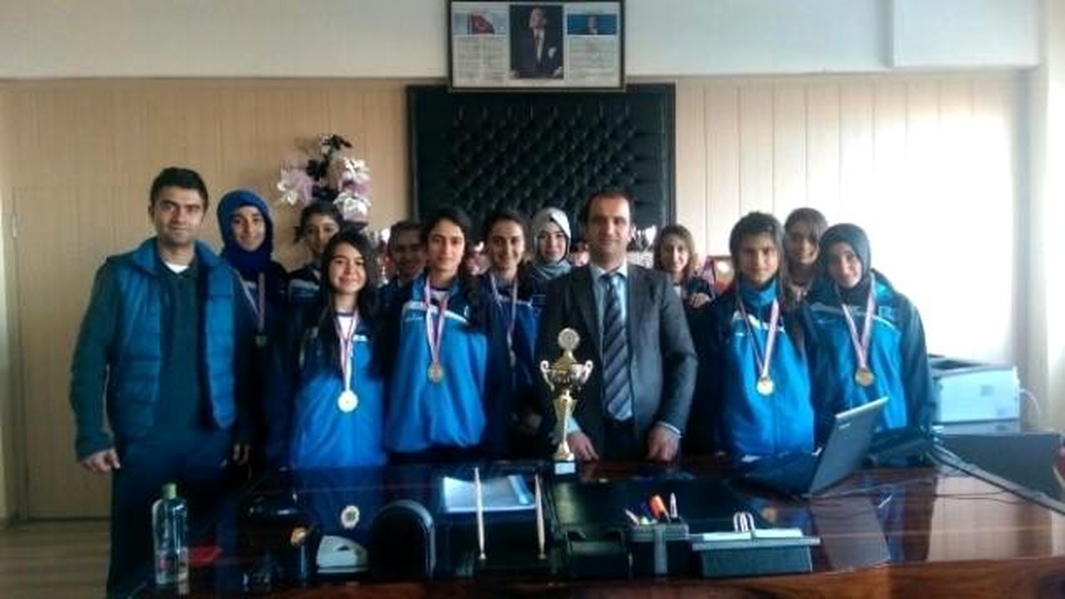 Genç Kızlar Voleybol Şampiyonası
