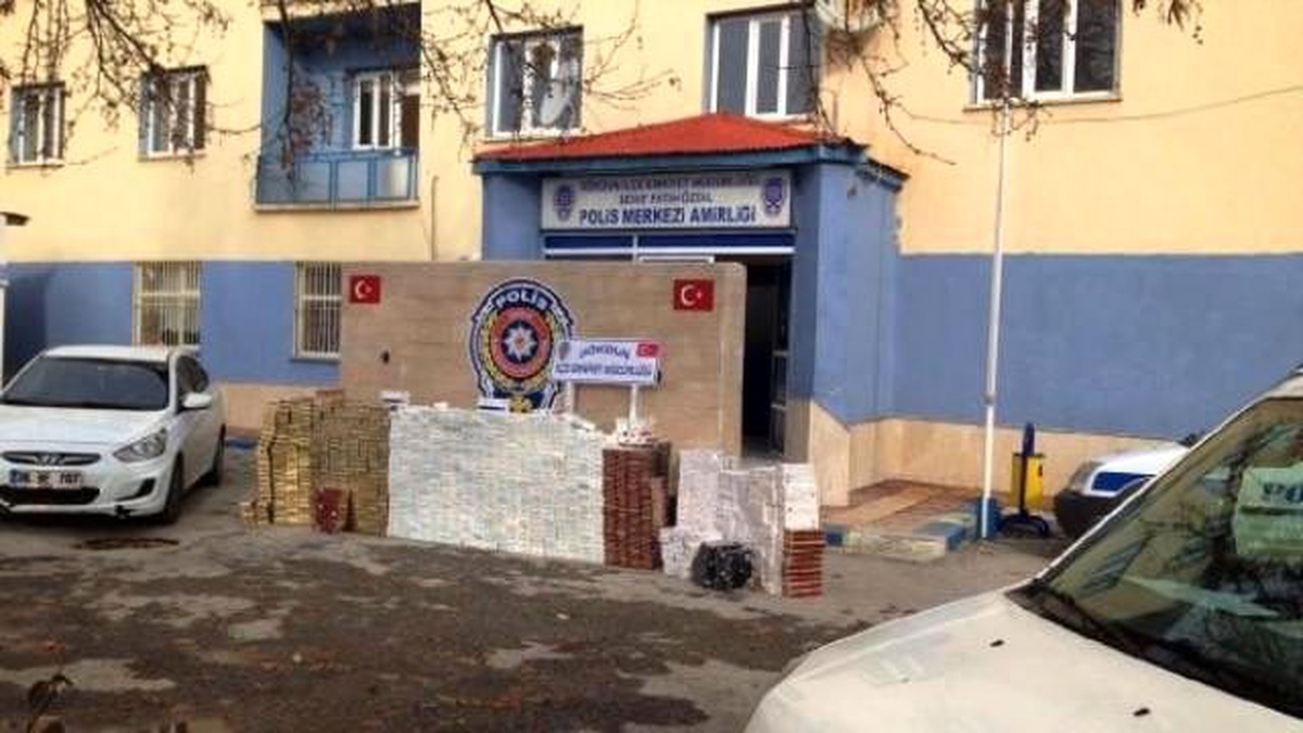 Göksun\'da Kaçak Sigaraya 2 Gözaltı