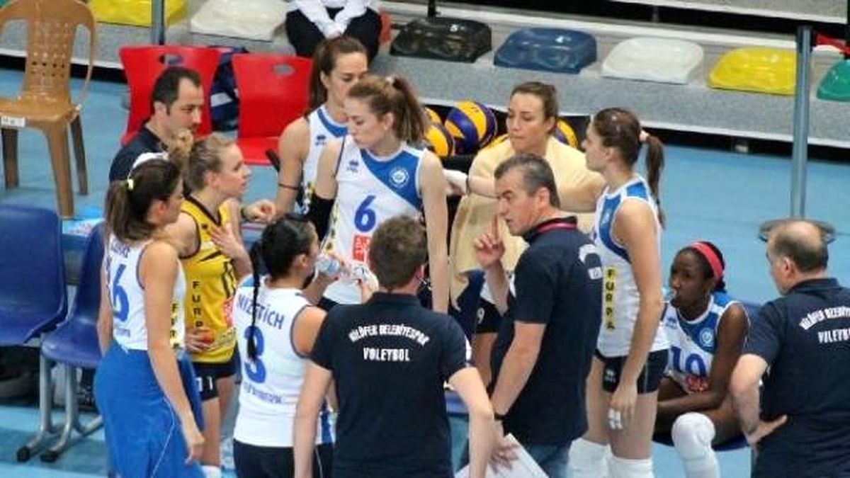 Nilüfer Belediyespor Bayanları 3\'üncü Maçında da Galip