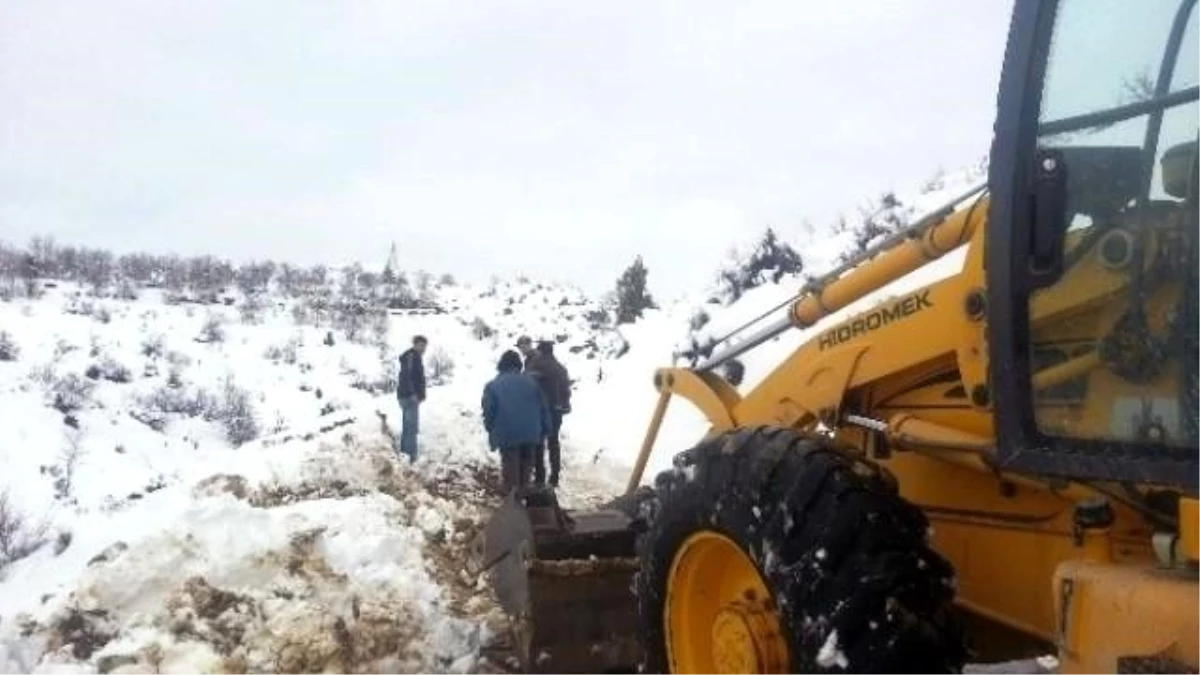 Kara Kışta Vatandaşların İmdadına Jandarma Yetişti