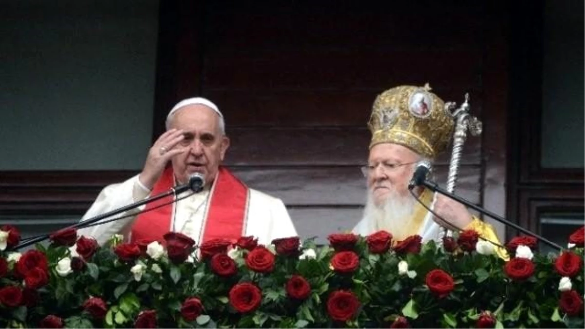 Papa Fener Rum Patrikhanesi\'nde Ayine Katıldı
