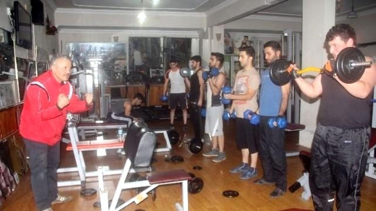 Türkiye\'nin En Çok Yağış Alan İli Olan Rize\'de Gençler Sağlıklı Yaşam İçin Spor Salonlarını Tercih...