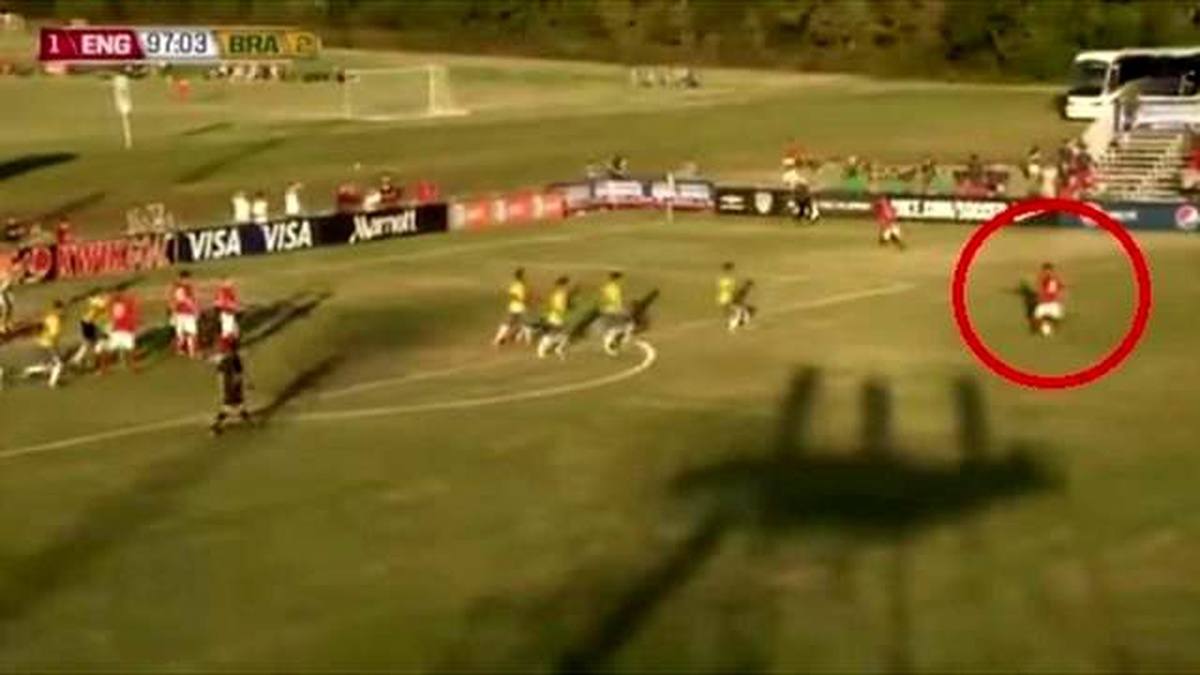 16 Yaşındaki Futbolcudan Son Saniyede Harika Bir Gol