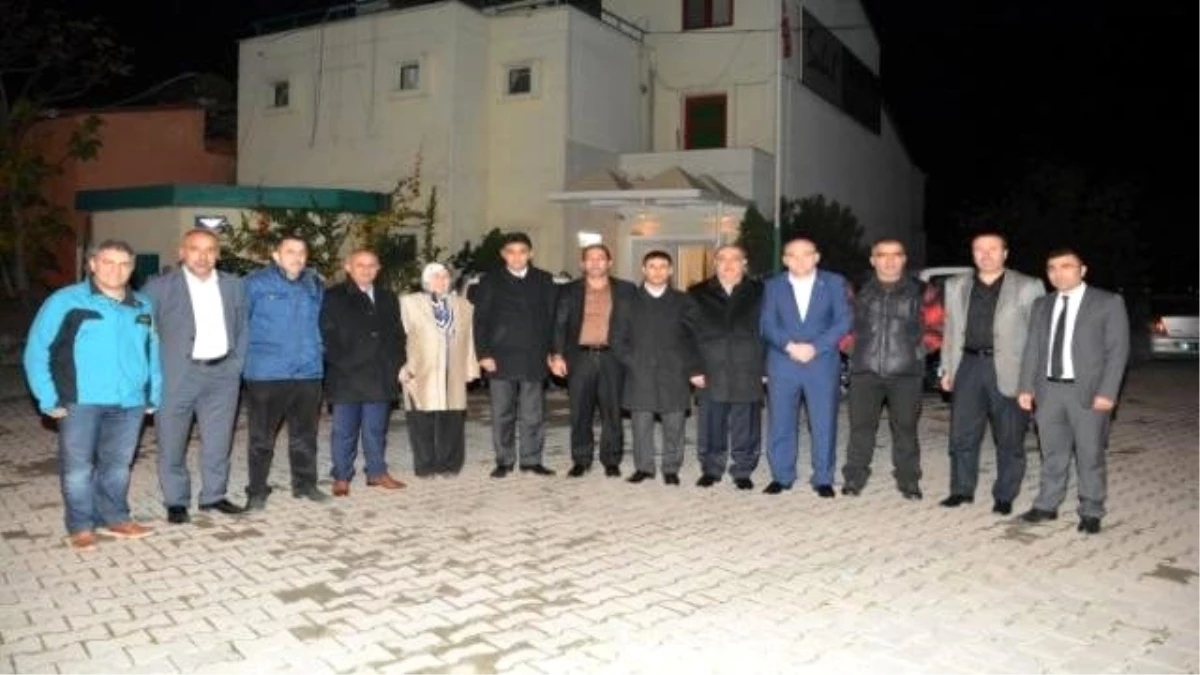 AK Parti Dilovası Başkanı Akbulut, Meclis Üyeleriyle Bir Araya Geldi